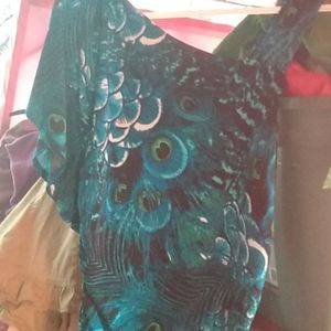 Woman's shirt size small or medium